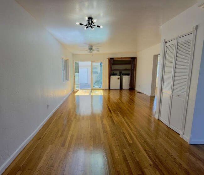 Building Photo - 731 Beryl St