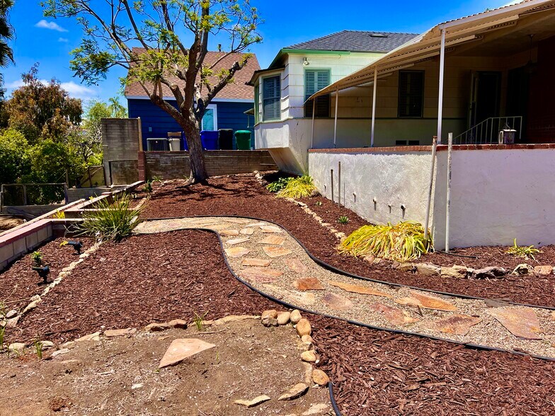 Building Photo - 4211 Ridgeway Dr