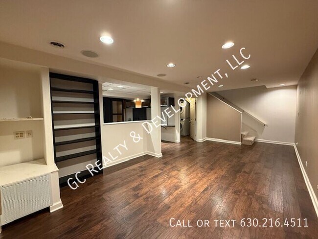 Building Photo - 308 Windsor-Unit A