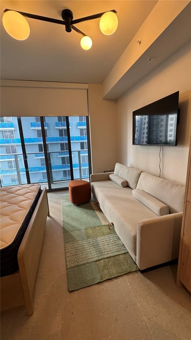 Building Photo - 11 NE 6th St