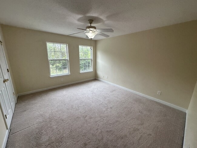 Building Photo - Townhouse for Rent