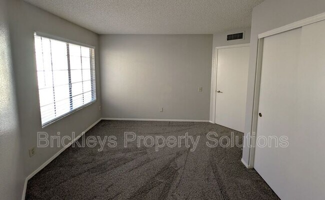 Building Photo - 5135 W Boston Way S