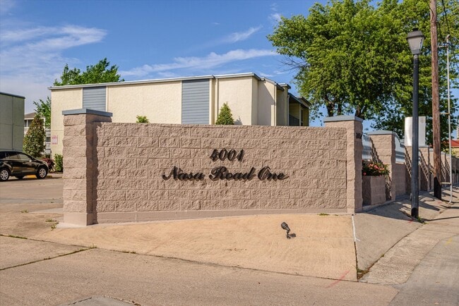 Building Photo - 4001 E NASA Pkwy