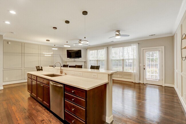 Building Photo - 2849 Jordan Oaks Ln