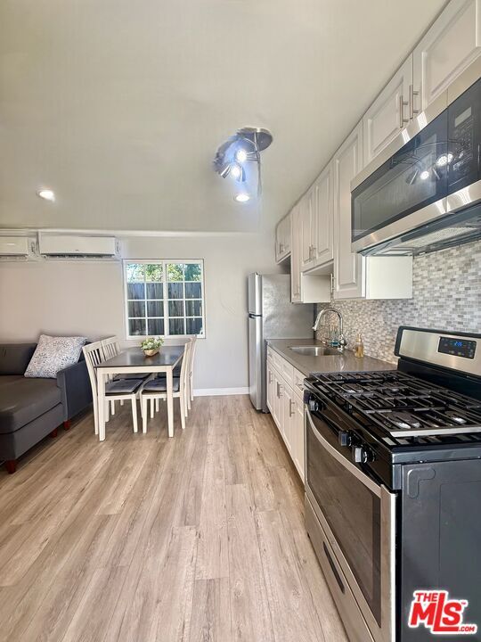 Building Photo - 18002 Collins St