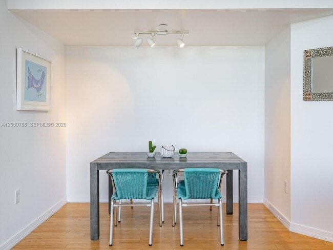 Building Photo - 1330 West Ave