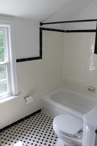 Building Photo - 300 Barclay Avenue