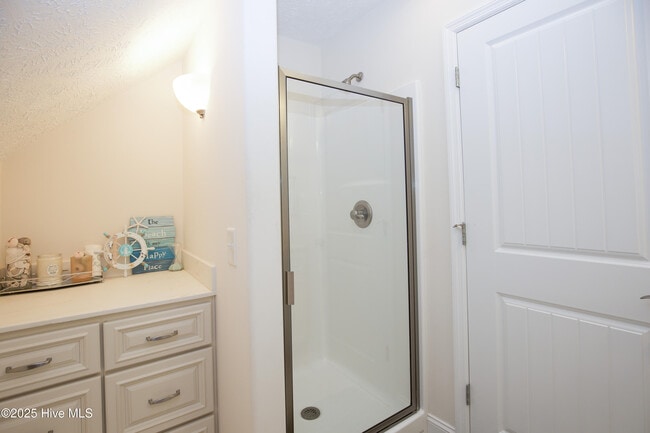 Building Photo - 5 Kemper Woods Ct