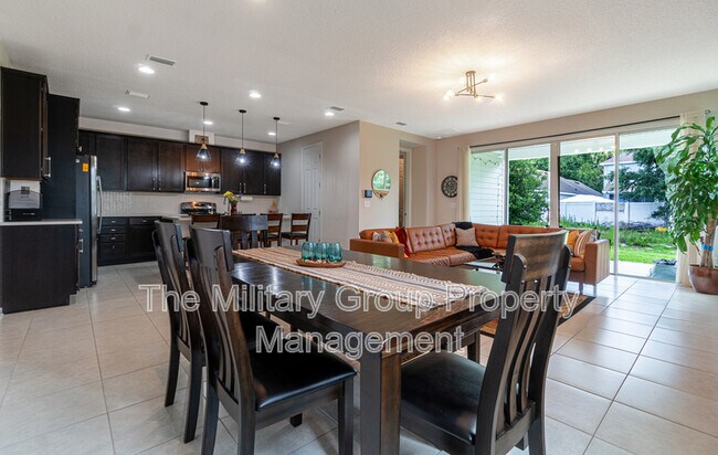 Building Photo - 1837 Amberly Dr
