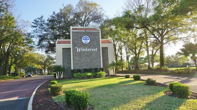 Building Photo - Winterset Condo
