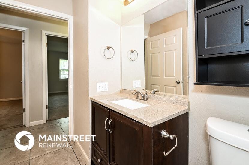 Building Photo - 907 Edgefield Cir