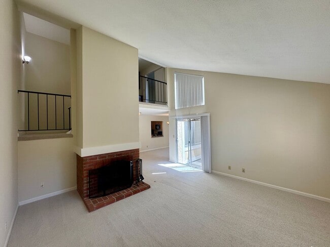 Building Photo - Spacious Townhouse in the Desired Bancroft...
