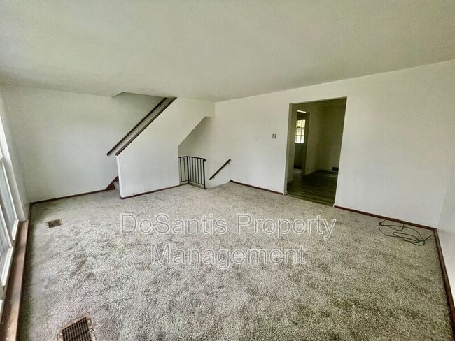 Building Photo - 447 Idlewood Rd