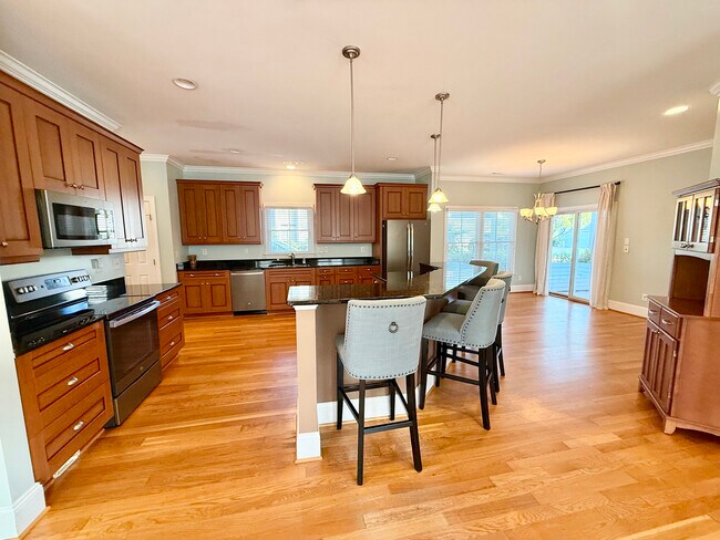 Building Photo - 4228 Pine Hollow Dr