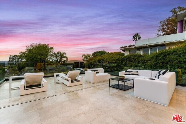 Building Photo - 9031 Alto Cedro Dr