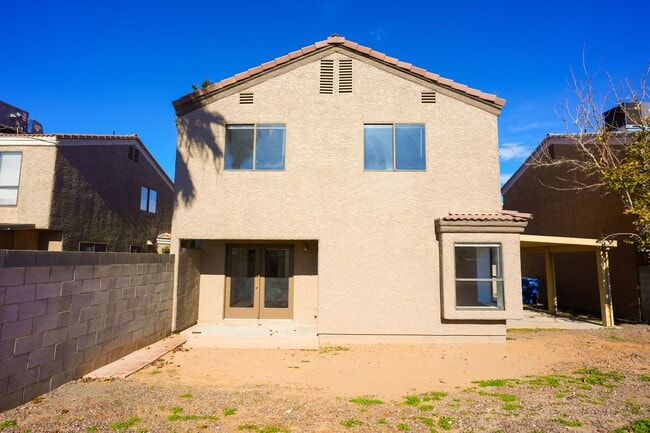 Building Photo - Stunning 3 Bed / 2.5 Bath Home w/ Loft, Two-Story Atrium & Remodeled Kitchen