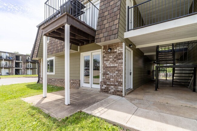 Building Photo - The Spruce - 1-Bedroom at Autumn Ridge Apa...