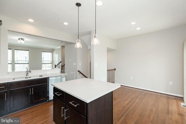Building Photo - 227 Schramm Lp