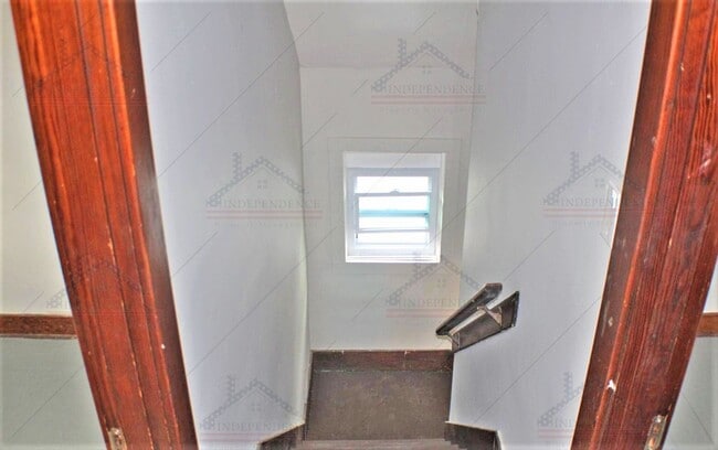 Building Photo - Updated Single Family Home in Montgomery C...