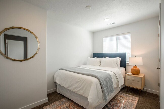 Building Photo - 642 E 460 S