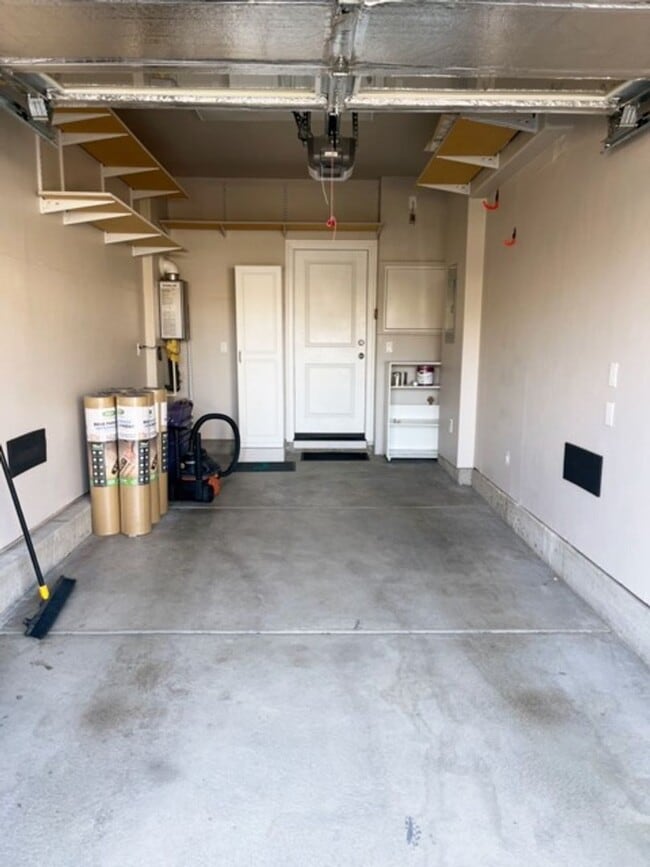 Building Photo - Modern 2 bed / 2 bath - Coming Soon! Available 3/15/2026!