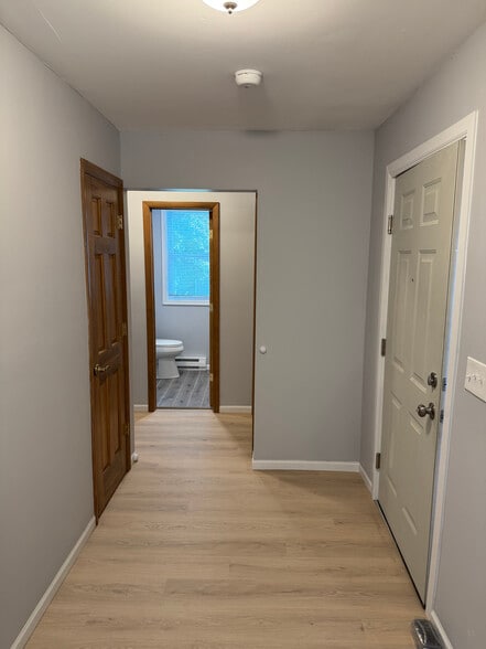 Foyer - 15 Starr Ave