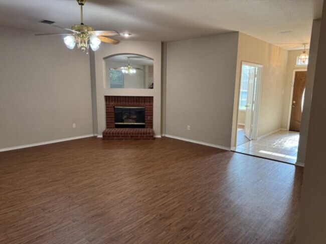 Building Photo - Charming 2-Story Home with 3 Bedrooms, Gam...