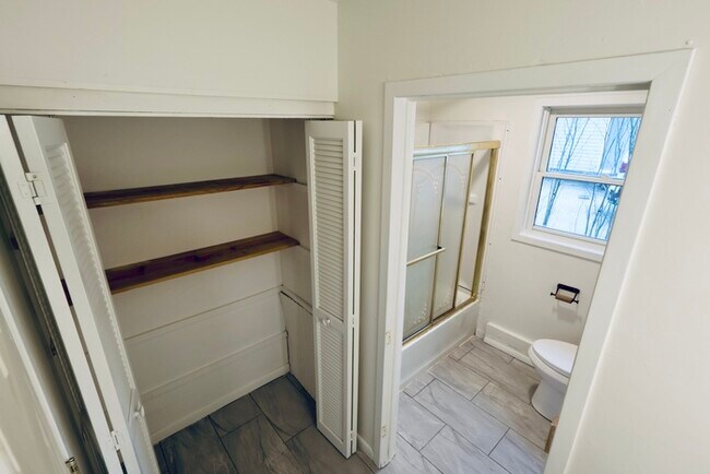 Building Photo - 1190 Hazel St