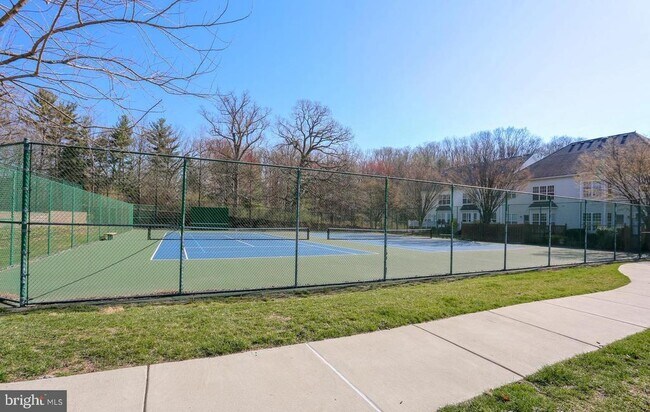 Building Photo - 304 Orchard Ridge Dr