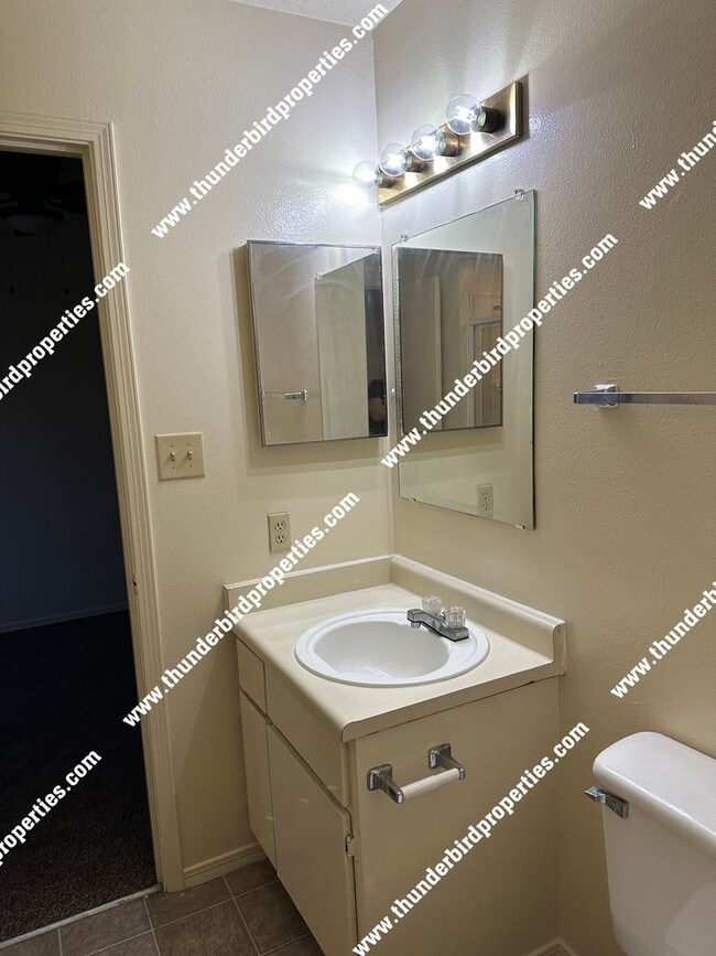 Building Photo - MOVE IN SPECIAL $250 off first months rent. Great NW home with large storage shed near the park.