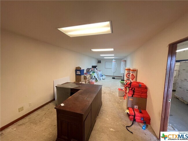 Building Photo - 1910 FM2673