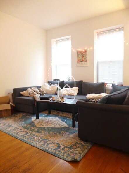 Building Photo - 32 Cunard St