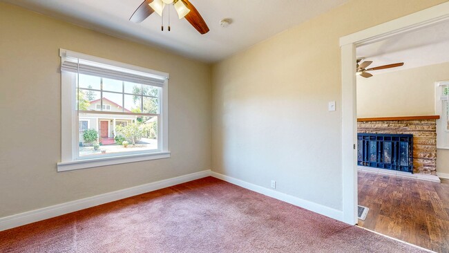 Building Photo - Charming 2 Bedroom 1 Bathroom Single Famil...