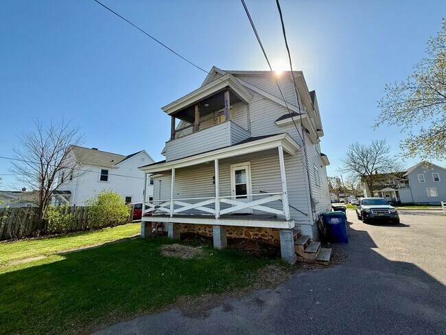 Building Photo - 915 S 3rd Ave