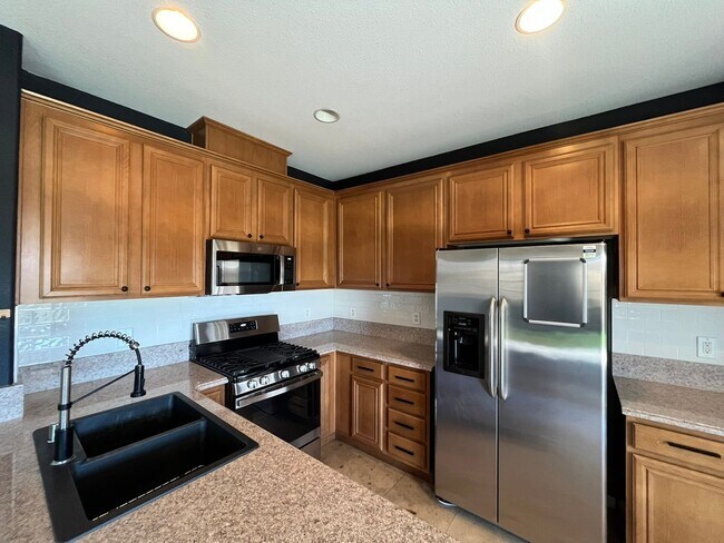Building Photo - Stylish 3-Bedroom Home with Loft in Gated Community