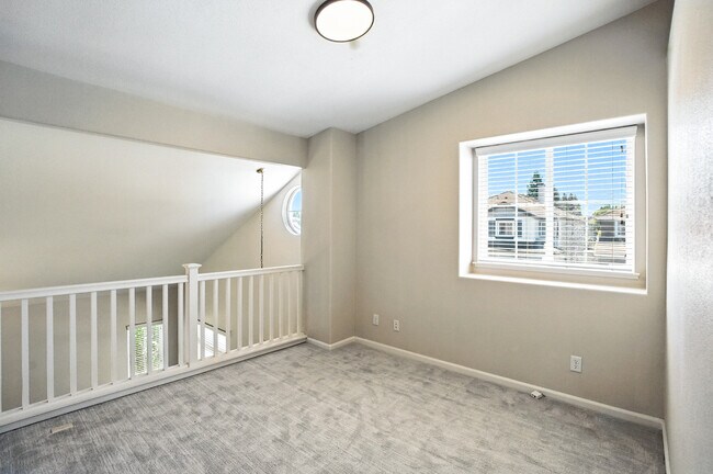 Building Photo - 9437 Red Spruce Way
