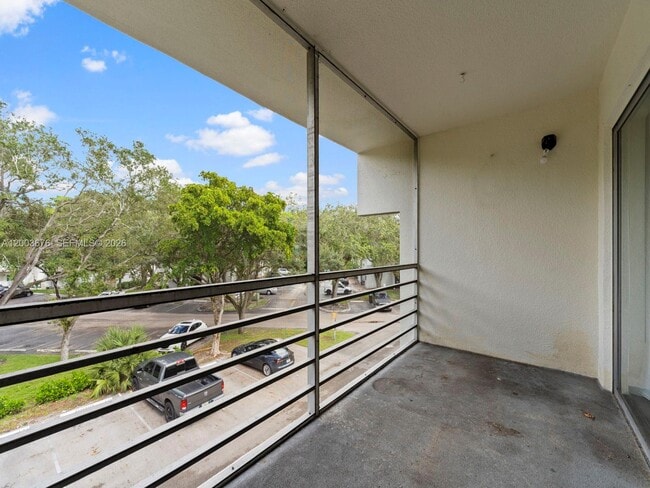 Building Photo - 4235 N University Dr