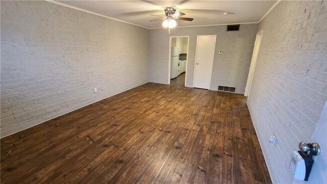 Building Photo - 402 Dyer St