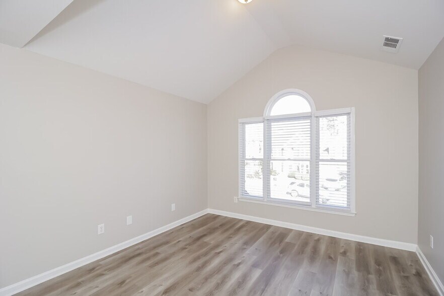 Building Photo - 5058 Kingsbridge Pass