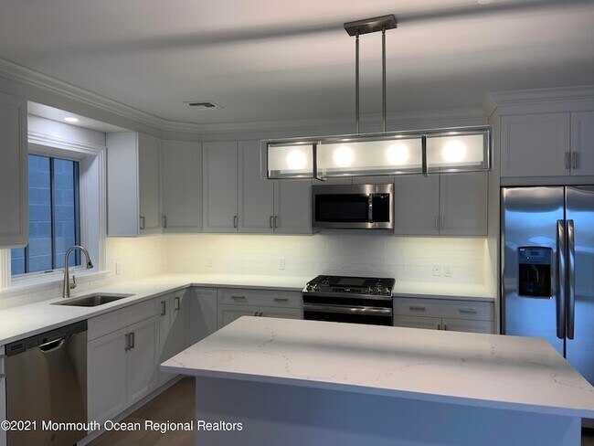 Building Photo - 57-61 Brighton Avenue Unit 301