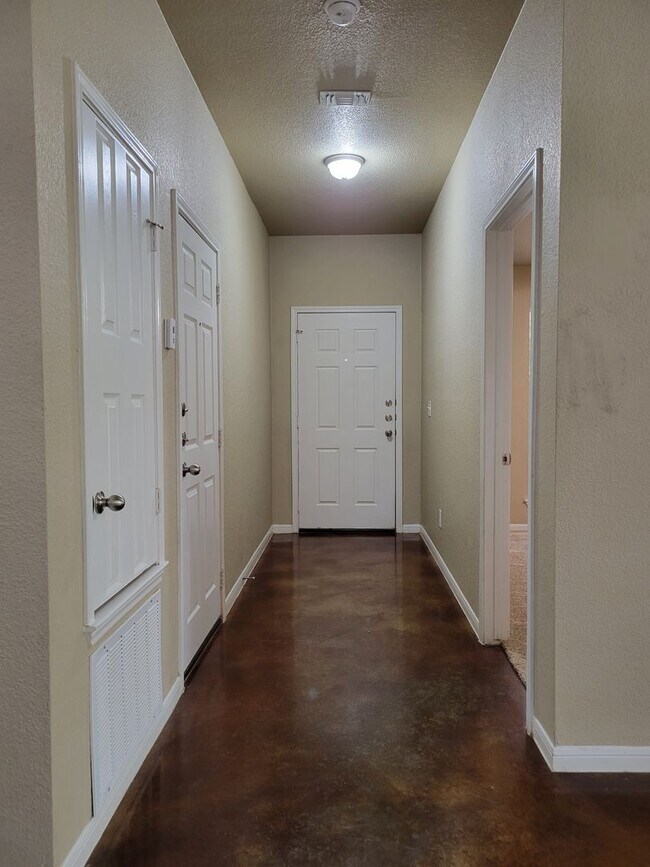 Building Photo - 101StoneCanyon