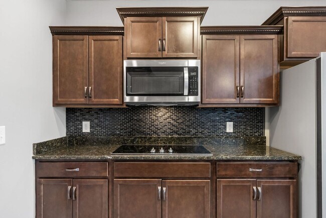 Building Photo - Pet Friendly Four Bedroom!
