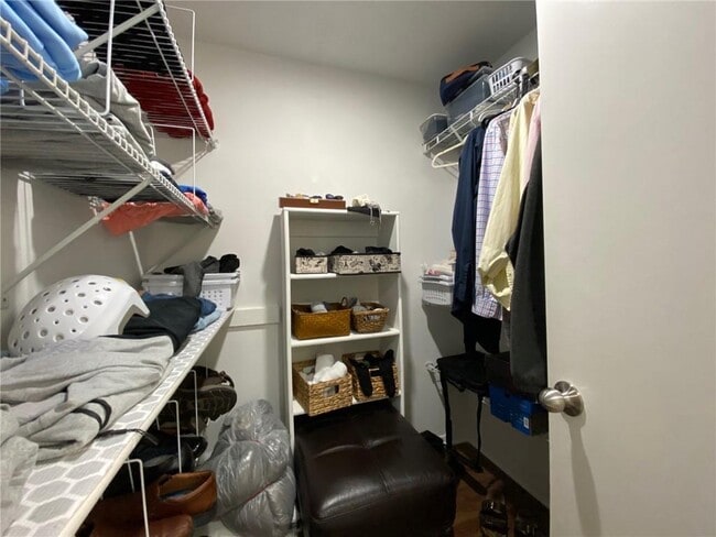 Building Photo - 704 Dunbar Dr