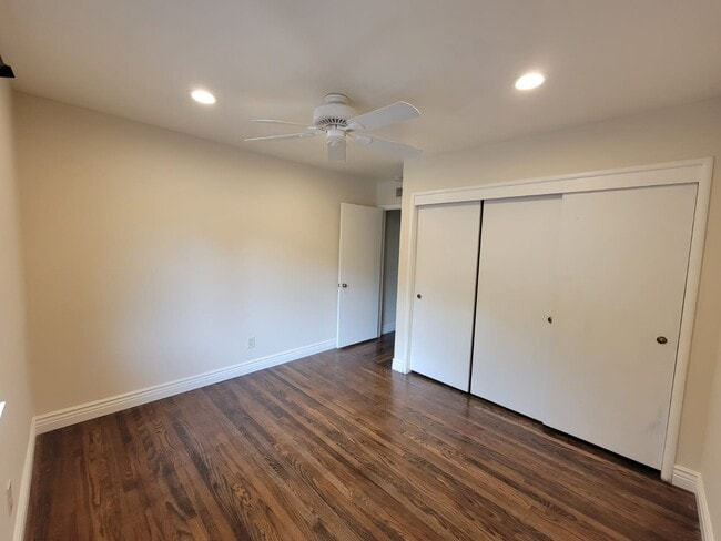 Building Photo - 4380 Entrada Dr