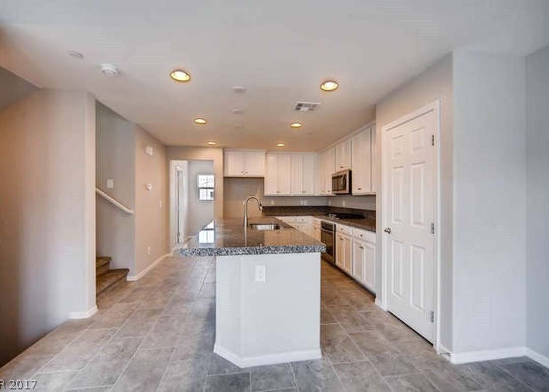 Building Photo - 1014 Warsaw Ave