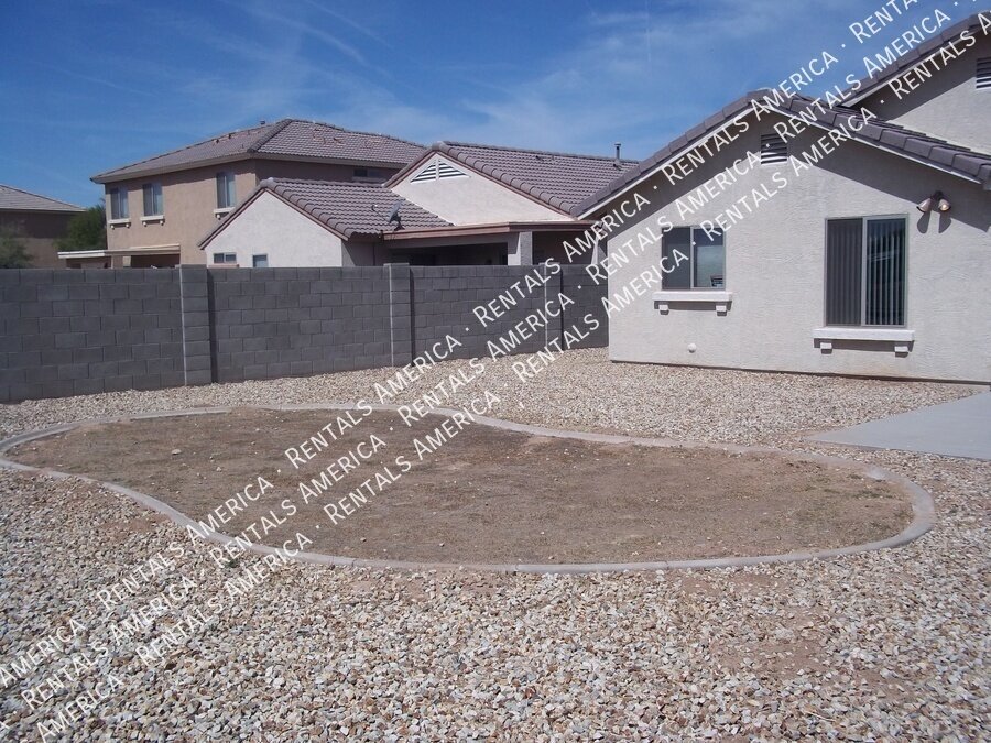 Building Photo - 6605 W Desert Ln