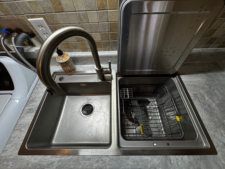 Building Photo - 1284 Slater Rd