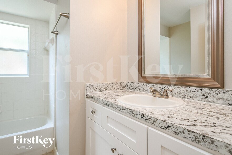 Building Photo - 1254 Kenworth Dr