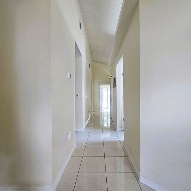 Building Photo - 3 Bdrm 2 Bath With Office in Waterford Lak...