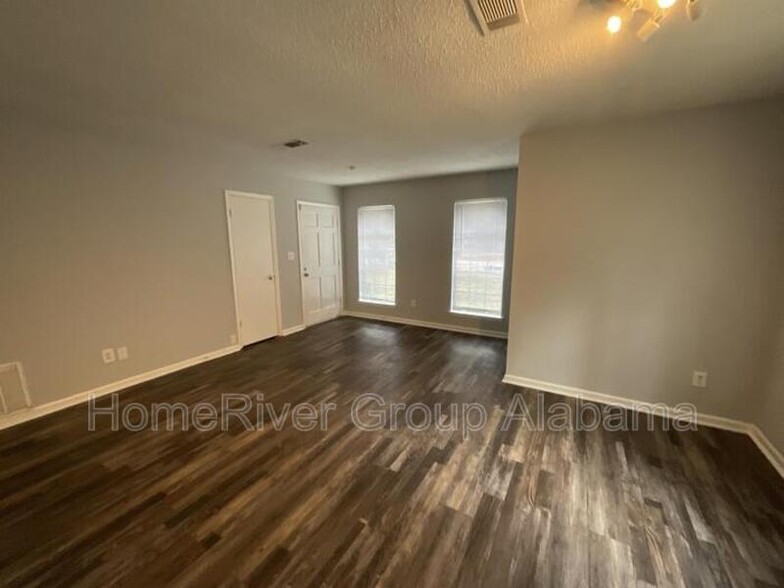 Building Photo - 613 Durward Dr